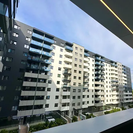 North By Urbanesq Cortina B * בוקרשט