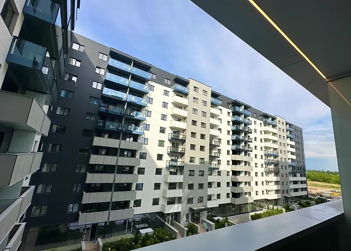 North By Urbanesq Cortina B * ブカレスト